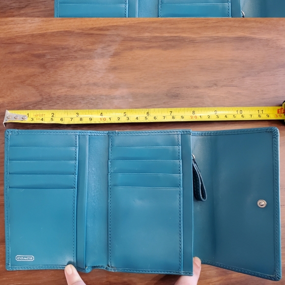 Teal Coach wallet - Picture 6 of 6